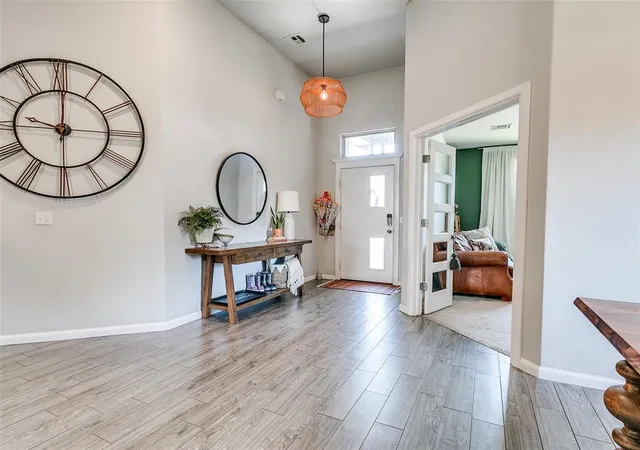 Photo 4 of Sale Pending at 5325 Shearwater Ct, Oklahoma City, OK 73179 | MLS# 1232251 | Listing updated on 2026-08-08