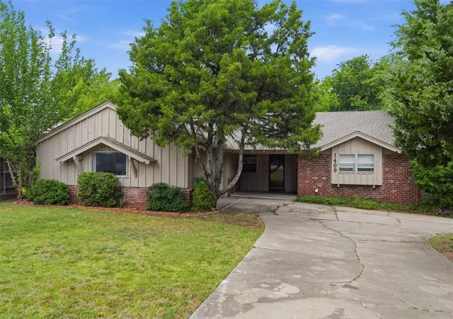 Homes for sale in Nichols Hills, OK | 1409 Nw 63rd Rd, Nichols Hills, OK 73116 | MLS# 1232254