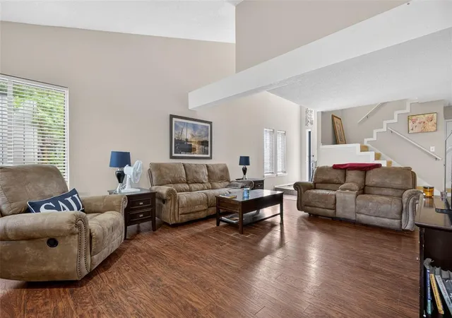 2nd image of 9805 Hefner Village Dr, Oklahoma City, OK 73162 | MLS# 1232263