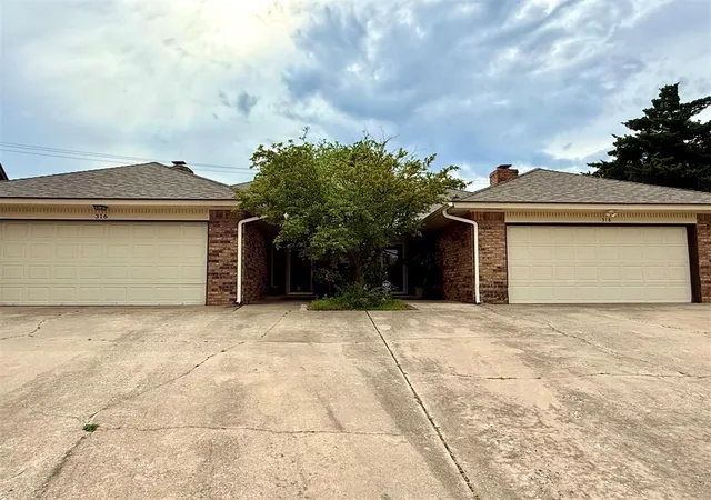 1st image of 316 Town Park Rd, Norman, OK 73072 | MLS# 1232264
