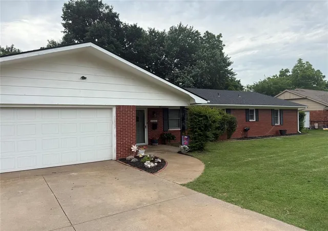 2nd image of 1917 N Minnesota Ave, Shawnee, OK 74804 | MLS# 1232271