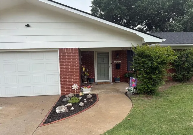 3rd image of 1917 N Minnesota Ave, Shawnee, OK 74804 | MLS# 1232271