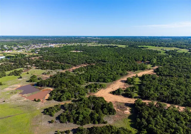 Photo 3 of Sale Pending at 714 Simpson Ln, Edmond, OK 73034 | MLS# 1232284 | Listing updated on 2026-07-21