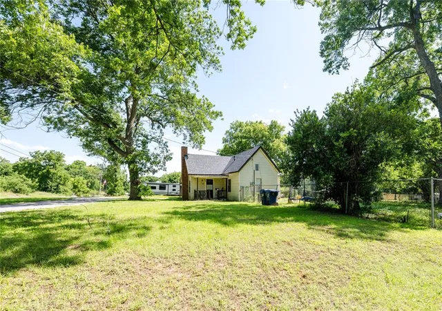 Homes for sale in Wynnewood, OK | 807 E Kean St, Wynnewood, OK 73098 | MLS# 1232288