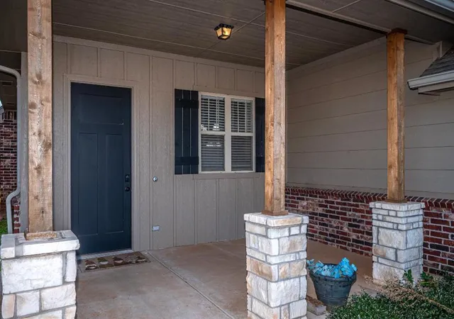 2nd image of 8404 Nw 158th St, Edmond, OK 73013 | MLS# 1232308
