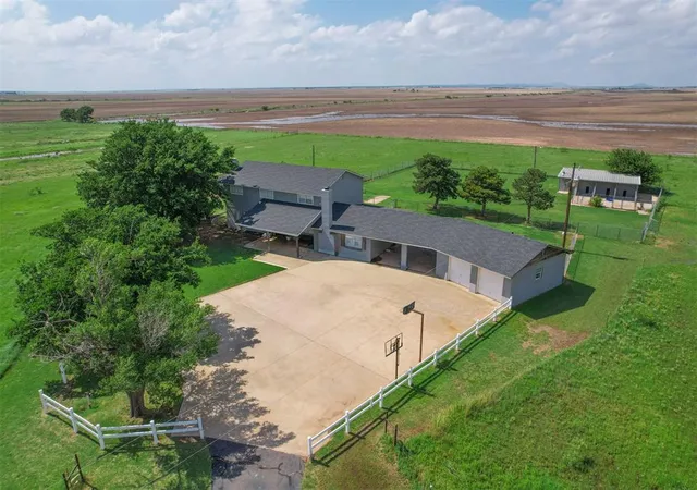 Homes for sale in Headrick, OK | 21145 Us Hwy 62, Headrick, OK 73549 | MLS# 1232311
