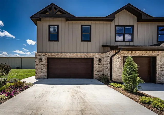 Homes for sale in Lawton, OK | 6716 Nw Willow Wood Loop, Lawton, OK 73505 | MLS# 1232315