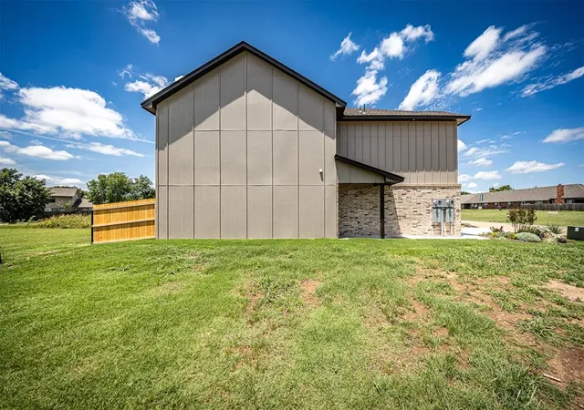 Homes for sale in Lawton, OK | 6716 Nw Willow Wood Loop, Lawton, OK 73505 | MLS# 1232315