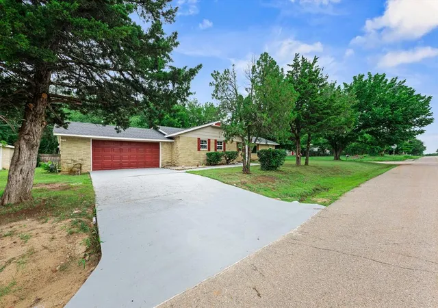 4th image of 1223 E Vilas Ave, Guthrie, OK 73044 | MLS# 1232321