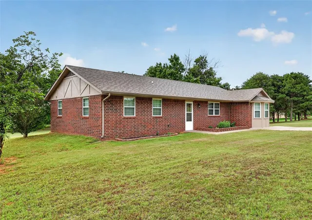 Homes for sale in Chandler, OK | 900961 Gibson Pl, Chandler, OK 74834 | MLS# 1232359