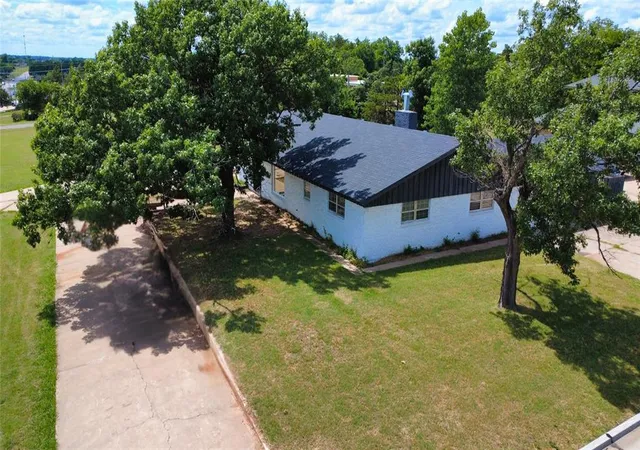 Homes for sale in Lawton, OK | 2 Nw 36Th St, Lawton, OK 73505 | MLS# 1232377
