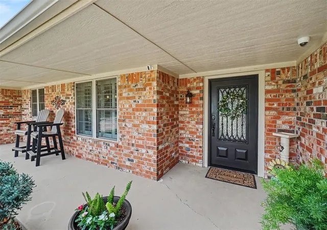 Homes for sale in Altus, OK | 612 Cambridge Dr, Altus, OK 73521 | MLS# 1232381