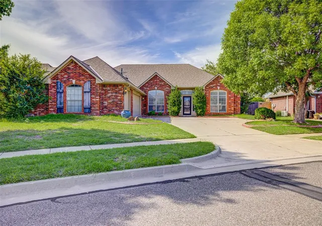 Homes for sale in Norman, OK | 4153 Pine Hill Rd, Norman, OK 73072 | MLS# 1232395