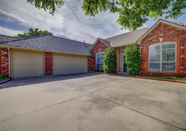 Homes for sale in Norman, OK | 4153 Pine Hill Rd, Norman, OK 73072 | MLS# 1232395