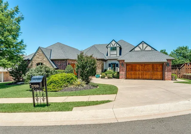 Single family home for sale at 2709 Stetson Dr, Edmond, OK 73034 | MLS# 1232399