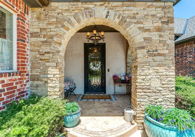Photo 3 of Single family home for sale at 2709 Stetson Dr, Edmond, OK 73034 | MLS# 1232399 | Listing updated on 2026-10-07