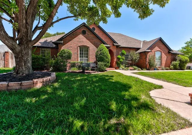 2nd image of 2501 Sw 123rd Pl, Oklahoma City, OK 73170 | MLS# 1232412