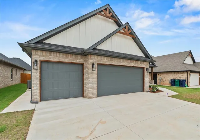 Homes for sale in Mustang, OK | 10500 Sw 50th St, Mustang, OK 73064 | MLS# 1232414