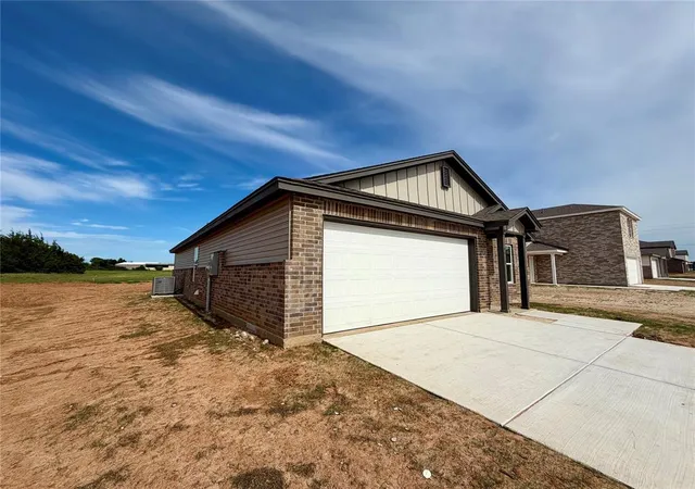 image of 3915 Northridge Rd, Shawnee, OK 74804 | MLS# 1232457