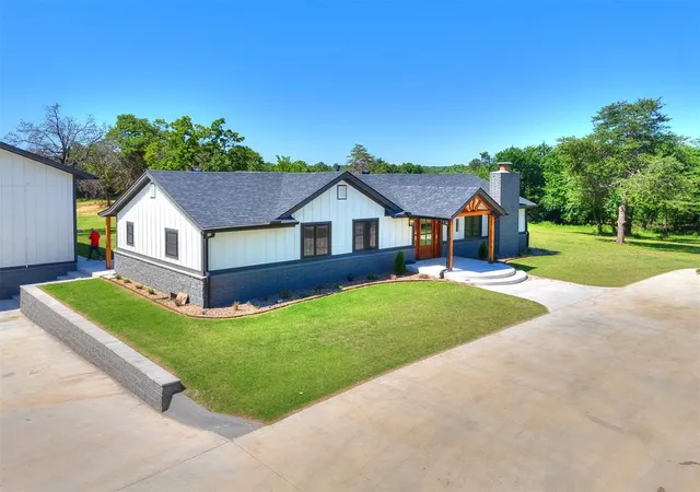Photo 4 of Single family home for sale at 11124 SE 44th Place, Oklahoma City, OK 73150 | MLS# 1232462 | Listing updated on 2026-08-28