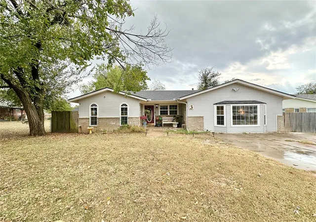 Photo 1 of Single family home for sale at 3 Rock Holw Rd, Shawnee, OK 74804 | MLS# 1232481 | Listing updated on 2026-07-14