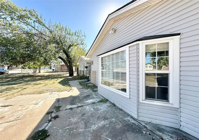 Photo 3 of Single family home for sale at 3 Rock Holw Rd, Shawnee, OK 74804 | MLS# 1232481 | Listing updated on 2026-07-14