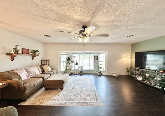 Photo 3 of Single family home for sale at 3 Rock Holw Rd, Shawnee, OK 74804 | MLS# 1232481 | Listing updated on 2026-07-14