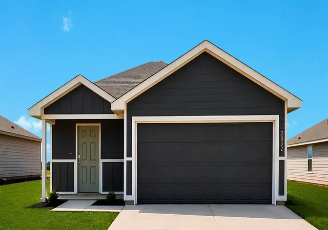 Photo 1 of Single family home for sale at 2002 Redbud Way, Piedmont, OK 73078 | MLS# 1232502 | Listing updated on 2026-08-25