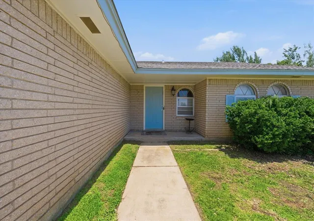 4th image of 601 Sw 27Th St, Moore, OK 73160 | MLS# 1232507