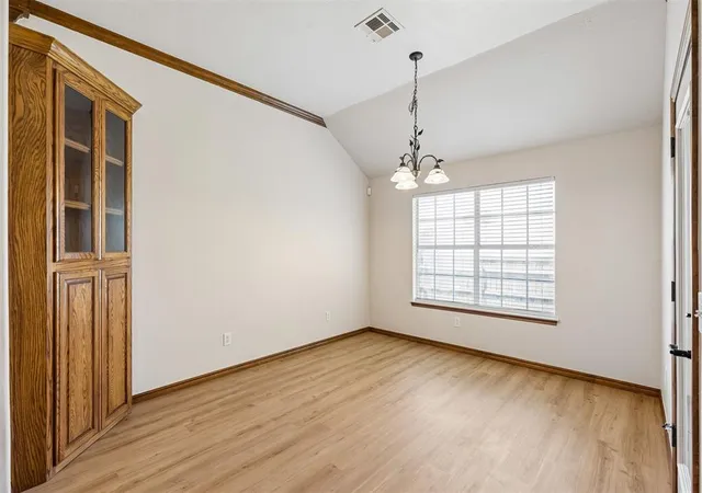 Photo 5 of Single family home for sale at 2613 Jefferson Dr, Moore, OK 73160 | MLS# 1232529 | Listing updated on 2026-08-20