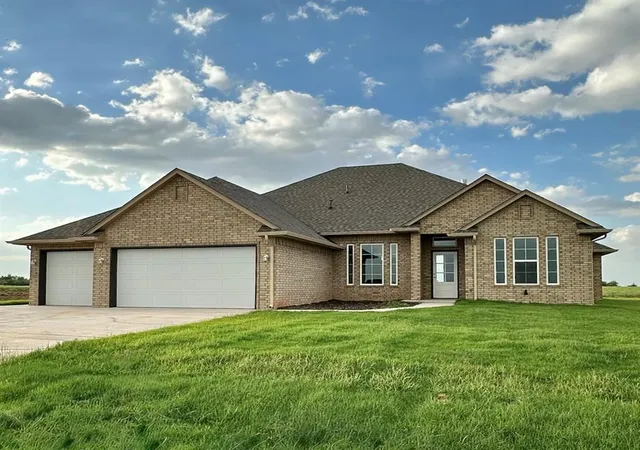 Homes for sale in Piedmont, OK | 5003 Bella Circle Nw, Piedmont, OK 73078 | MLS# 1232536