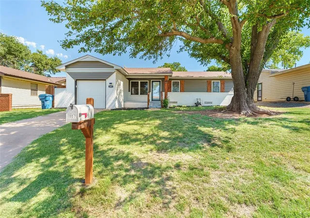 Homes for sale in Cordell, OK | 107 Florence Dr, Cordell, OK 73632 | MLS# 1232539