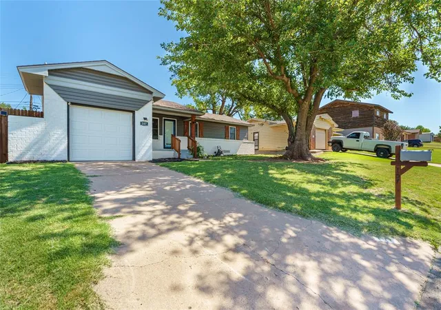 Homes for sale in Cordell, OK | 107 Florence Dr, Cordell, OK 73632 | MLS# 1232539