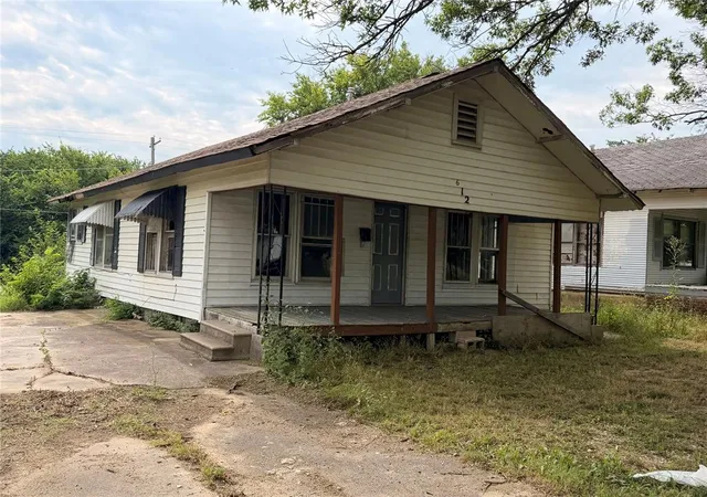 Homes for sale in Wewoka, OK | 612 S Wewoka Ave, Wewoka, OK 74884 | MLS# 1232554