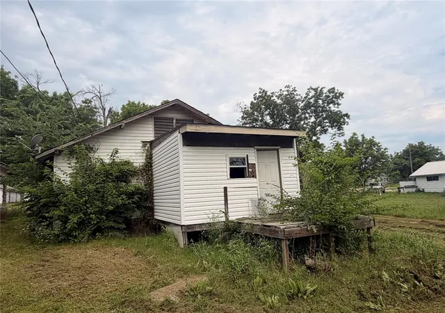 Homes for sale in Wewoka, OK | 612 S Wewoka Ave, Wewoka, OK 74884 | MLS# 1232554