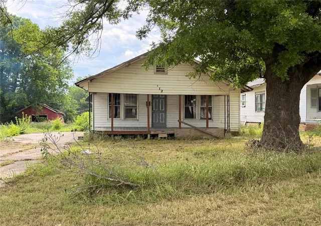 Homes for sale in Wewoka, OK | 612 S Wewoka Ave, Wewoka, OK 74884 | MLS# 1232554