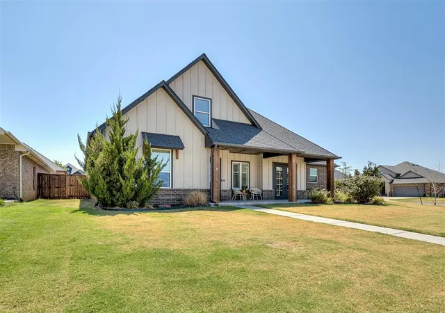 Photo 2 of Single family home for sale at 616 Vintage Dr, Norman, OK 73069 | MLS# 1232577 | Listing updated on 2026-09-15