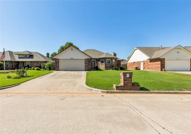 Homes for sale in Midwest City, OK | 10620 Songbird Ln, Midwest City, OK 73130 | MLS# 1232585