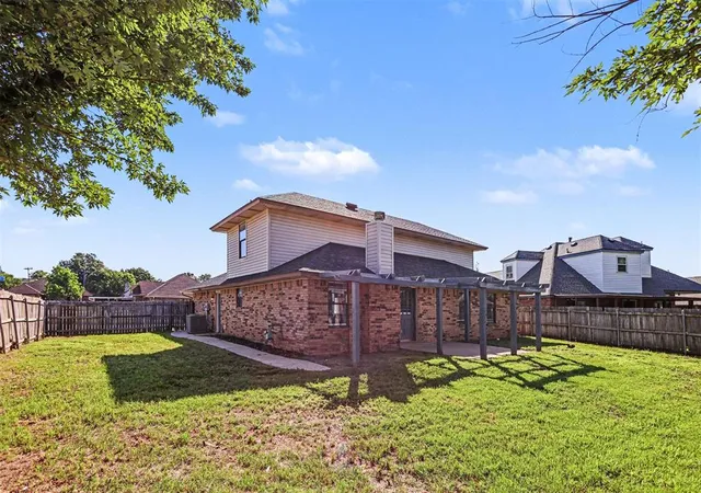 Homes for sale in Moore, OK | 2441 E Hills Dr, Moore, OK 73160 | MLS# 1232593