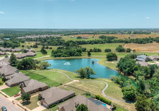 Homes for sale in Edmond, OK | 1850 Long Trl, Edmond, OK 73012 | MLS# 1232605