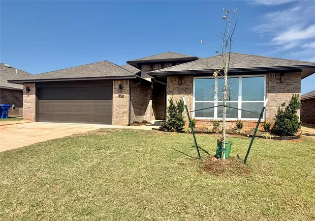 Photo 2 of Single family home for sale at 3923 Abingdon Dr, Norman, OK 73026 | MLS# 1232607 | Listing updated on 2026-10-07