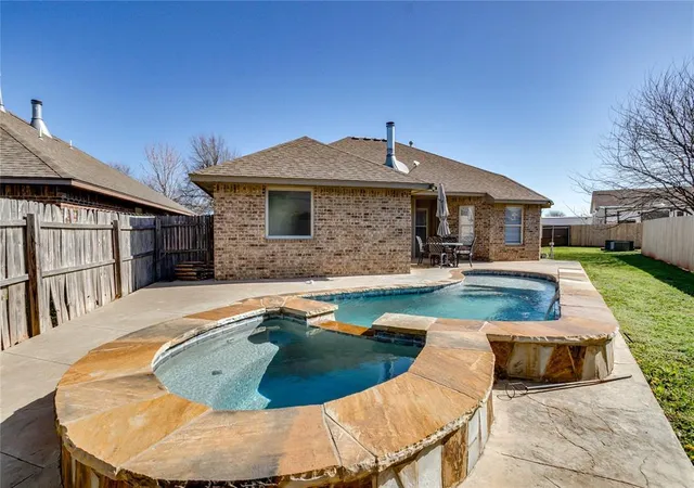 2nd image of 202 N Westminster Wy, Mustang, OK 73064 | MLS# 1232637