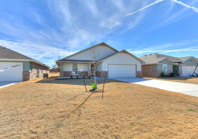 3rd image of 20648 Brush Creek Blvd, Harrah, OK 73045 | MLS# 1232640