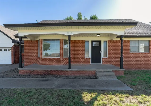 Photo 2 of Single family home for sale at 2912 N Santa Fe Ave, Moore, OK 73160 | MLS# 1232655 | Listing updated on 2026-08-26