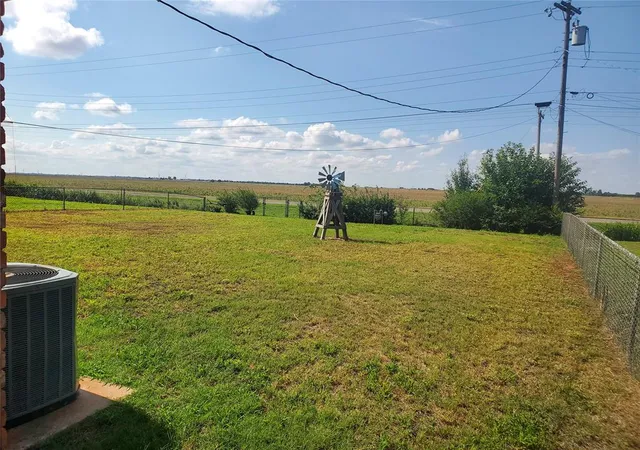 3rd image of 204 Denise Dr, Burns Flat, OK 73647 | MLS# 1232673