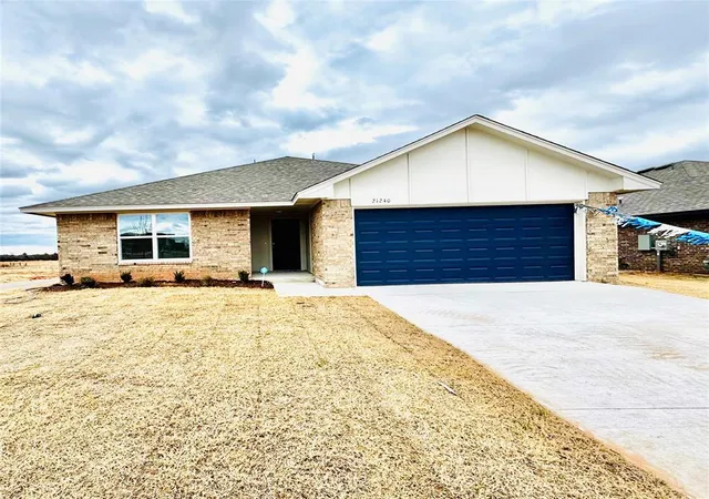 Homes for sale in Harrah, OK | 21240 Se 32nd St, Harrah, OK 73045 | MLS# 1232677