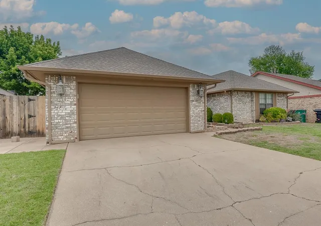 Photo 2 of Single family home for sale at 8113 Nw 118th Street, Oklahoma City, OK 73162 | MLS# 1232693 | Listing updated on 2026-07-27