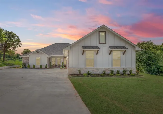 Photo 1 of Single family home for sale at 10925 Sandstone Ridge Way, Guthrie, OK 73044 | MLS# 1232710 | Listing updated on 2026-10-08