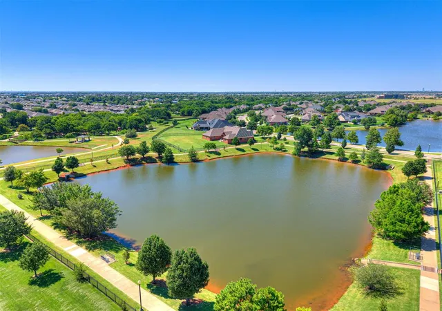 Homes for sale in Moore, OK | 1712 Sw 33Rd St, Moore, OK 73160 | MLS# 1232727