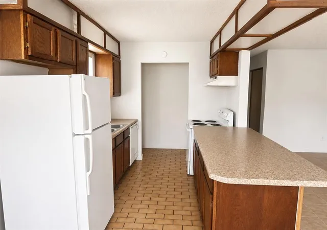 Listing Photo 3 - Condo for sale in building located at 828 NW 113th St, Oklahoma City, OK 73114